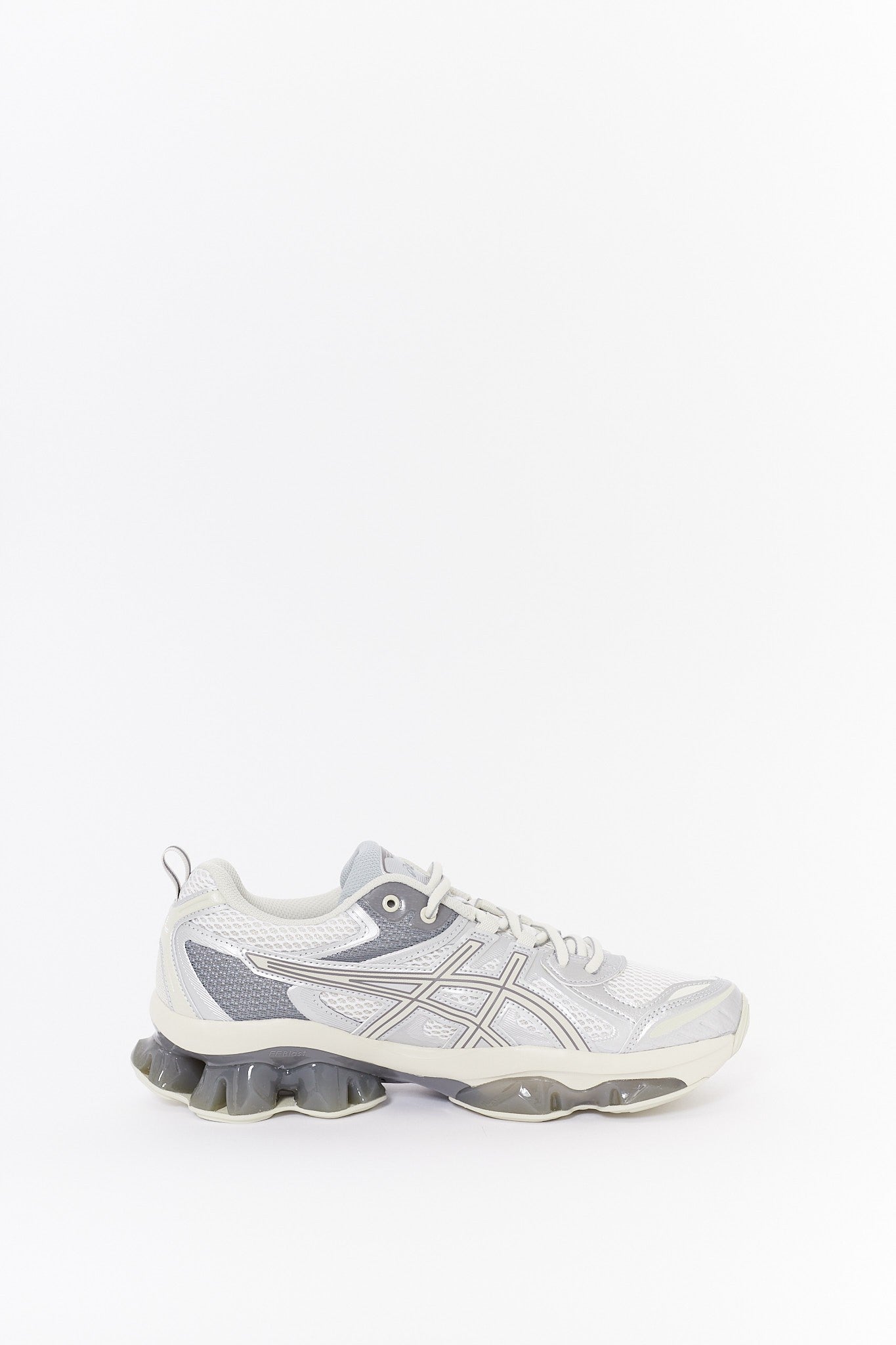 ASICS WHITE LIGHT DUST GEL QUANTUM KINETIC SNEAKERS