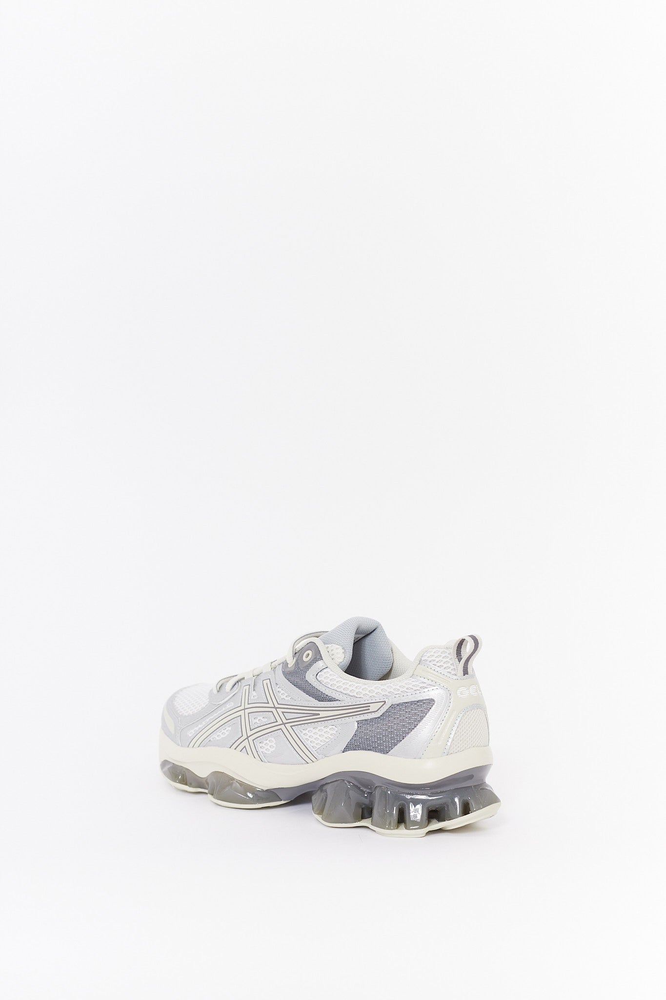 ASICS WHITE LIGHT DUST GEL QUANTUM KINETIC SNEAKERS
