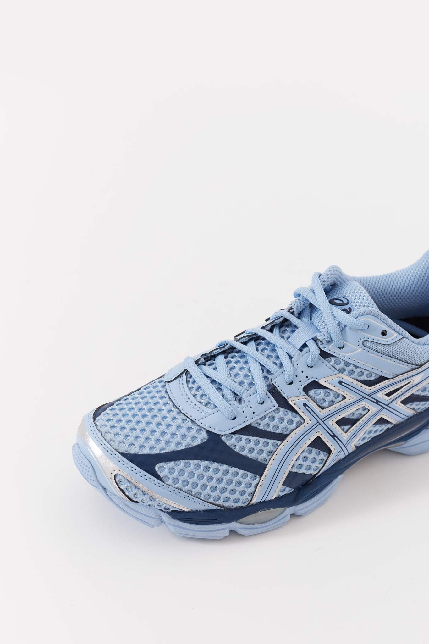 ASICS INDEPENDENCE BLUE GEL CUMULUS 16 SNEAKERS