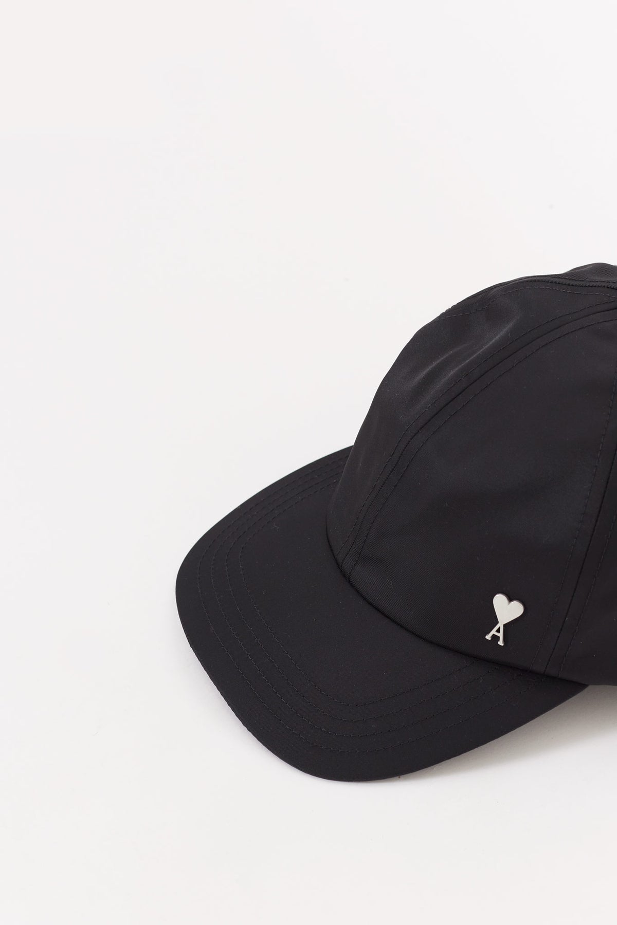 AMI NOIR AMI DE COEUR STUD CAP