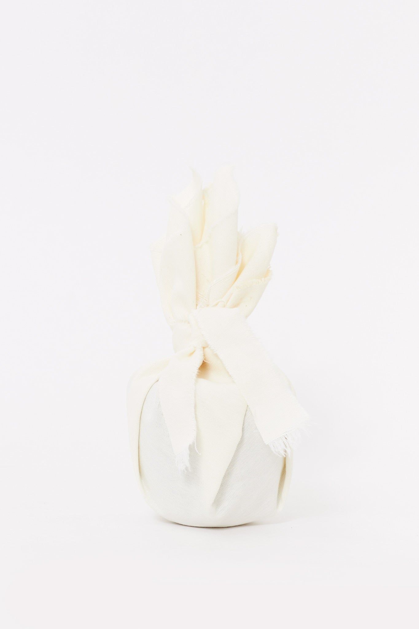 IAMNUE DARK GROUND MORNING DEW CANDLE