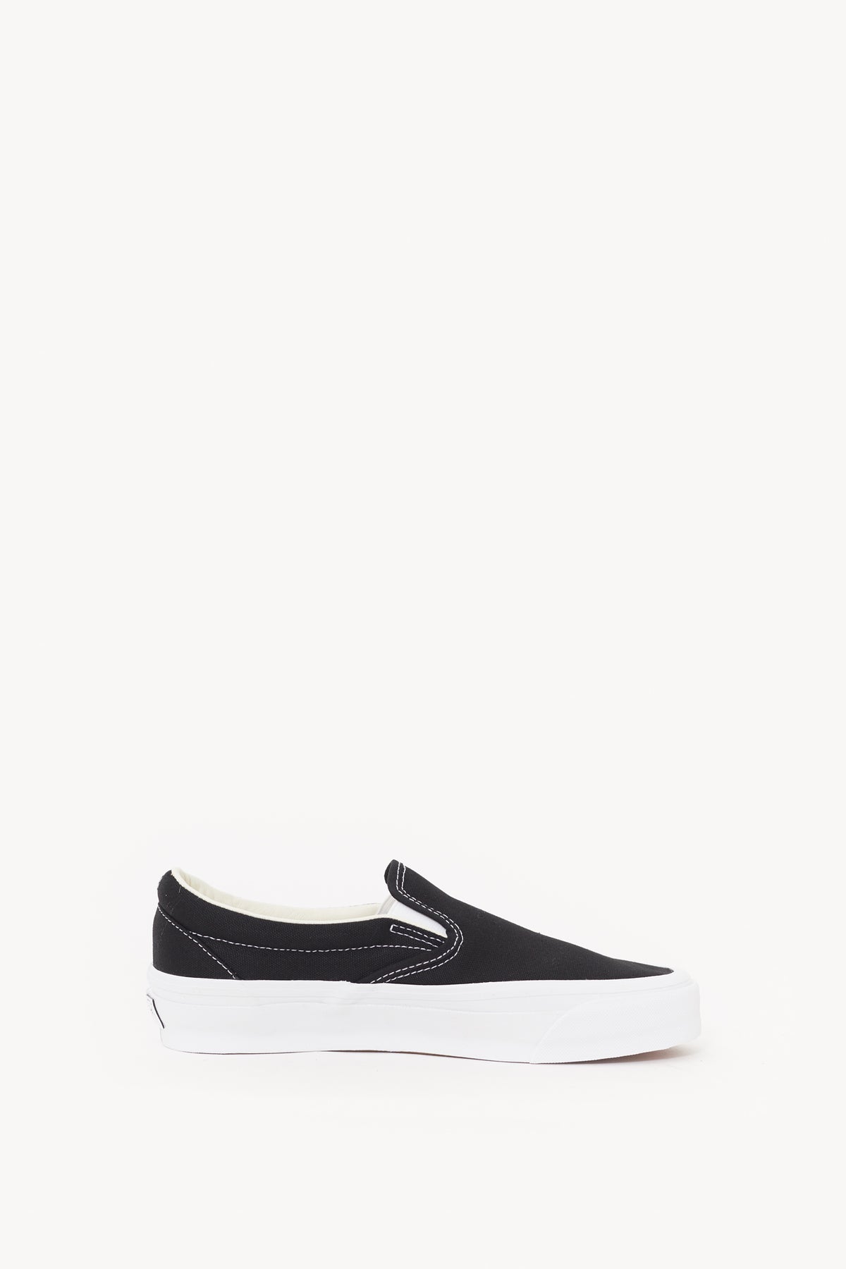 VANS OTW BLACK WHITE SLIP ON REISSUE 98 SNEAKERS