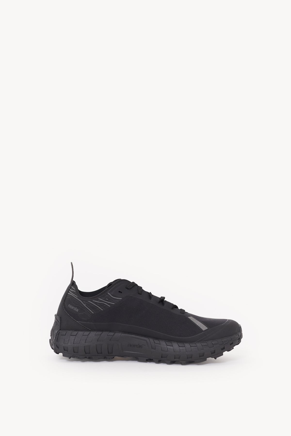 NORDA STEALTH BLACK 001A SNEAKERS