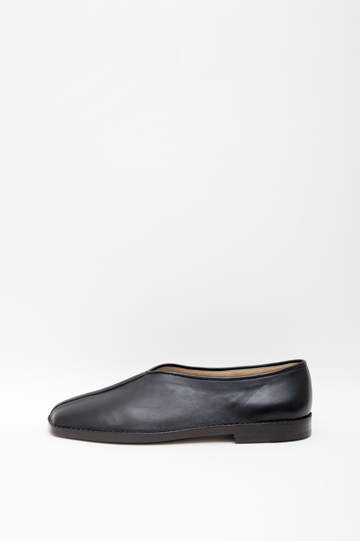 LEMAIRE FLAT PIPED SLIP FLAT PIPED SLIPPERS IAMNUE