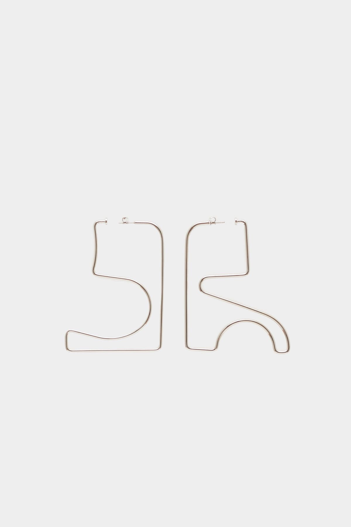 COURREGES SILVER MEDIUM AC METAL 8CM EARRINGS IAMNUE