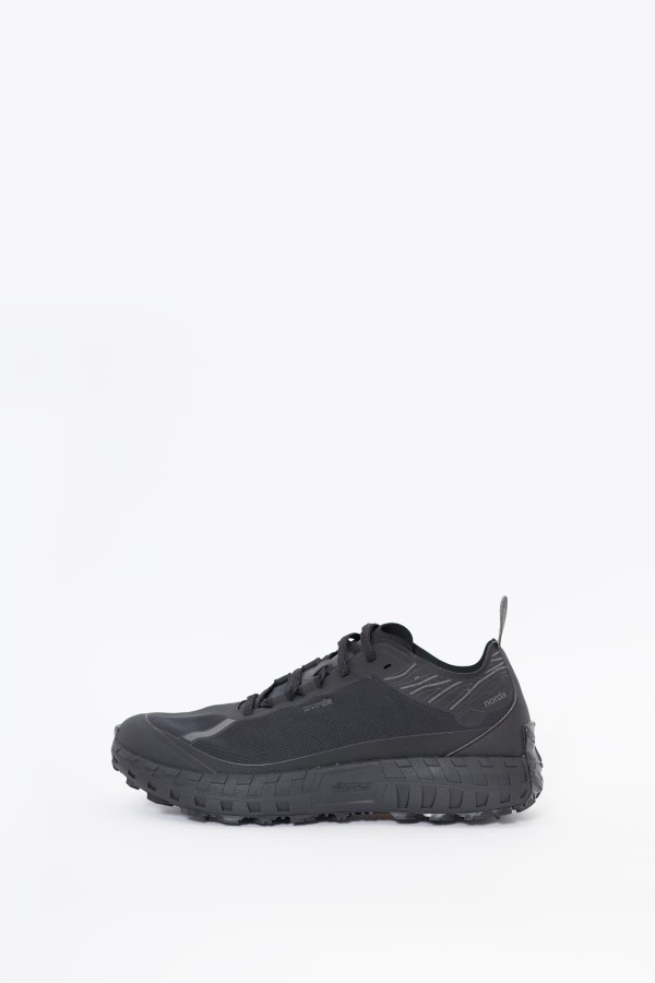 NORDA STEALTH BLACK 001 SNEAKERS IAMNUE