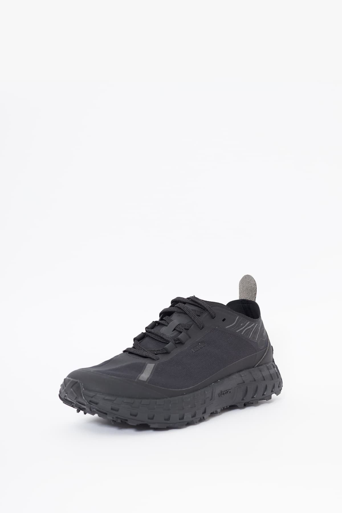 NORDA STEALTH BLACK 001 SNEAKERS IAMNUE