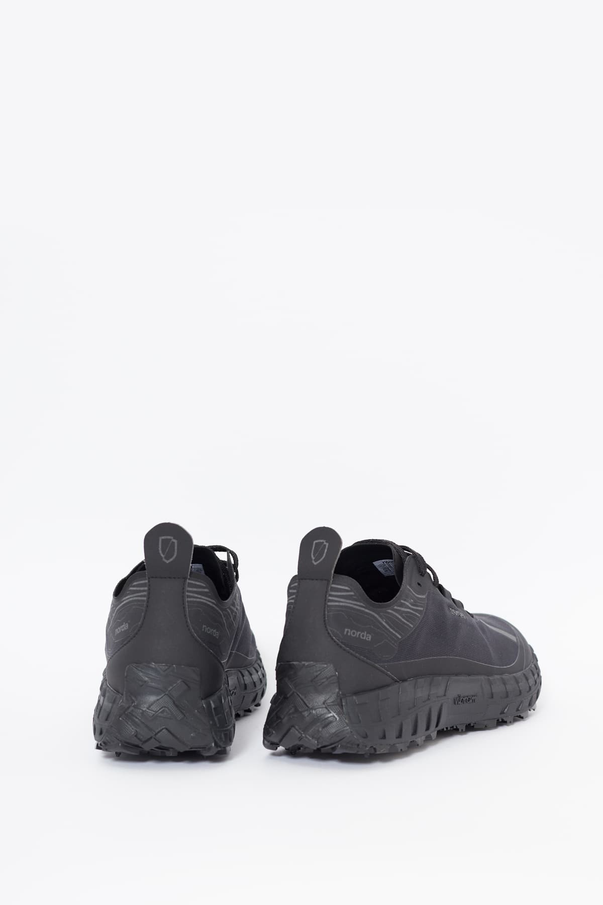 NORDA STEALTH BLACK 001 SNEAKERS IAMNUE