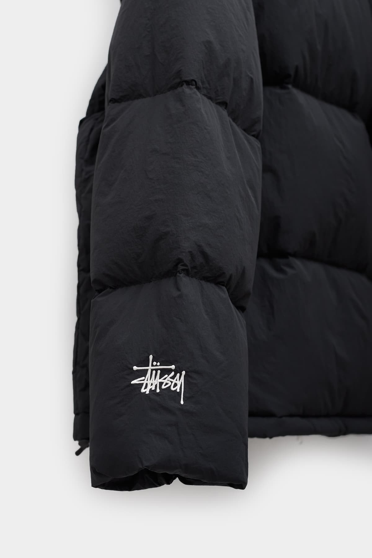 STUSSY BLACK NYLON DOWN PUFFER JACKET IAMNUE
