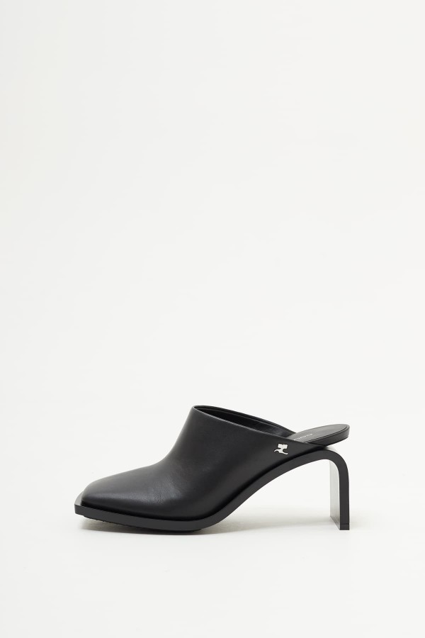 COURREGES BLACK STREAM LEATHER MULES IAMNUE