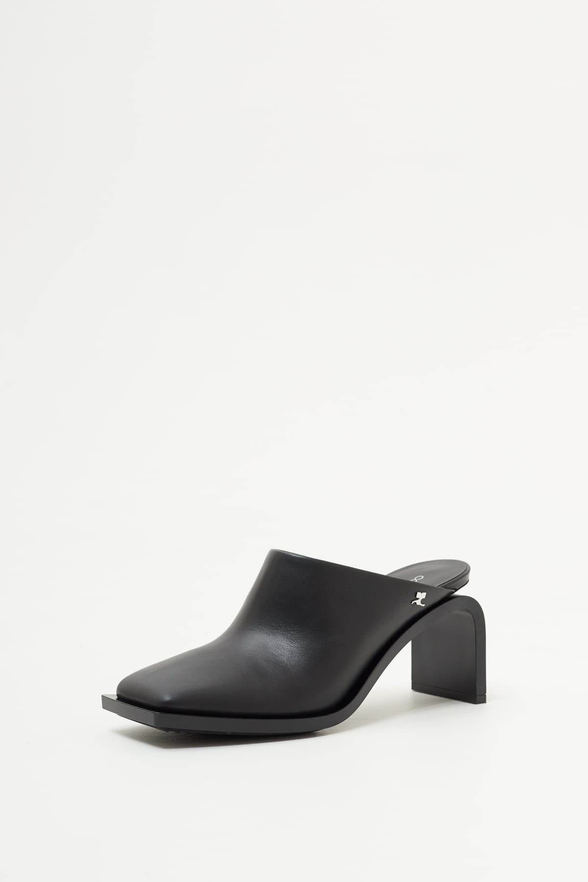 COURREGES BLACK STREAM LEATHER MULES IAMNUE