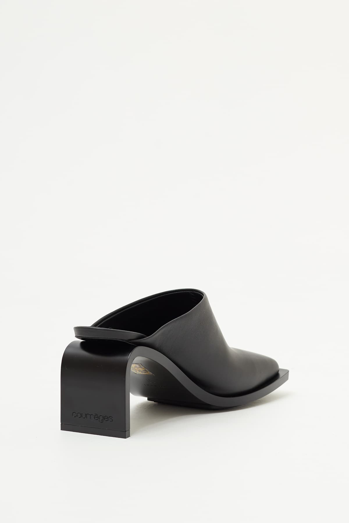 COURREGES BLACK STREAM LEATHER MULES IAMNUE