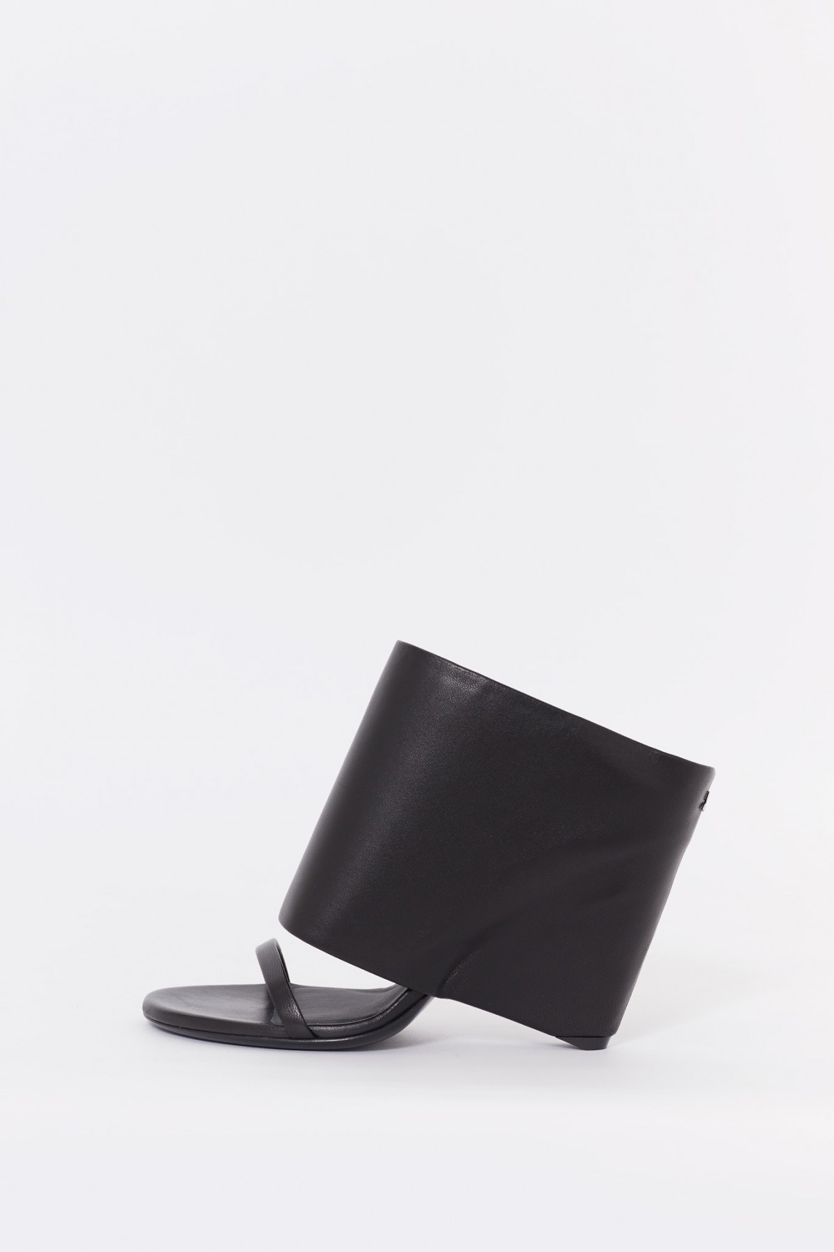 COURREGES BLACK OBLIQUE WEDGED LEATHER SANDALS IAMNUE
