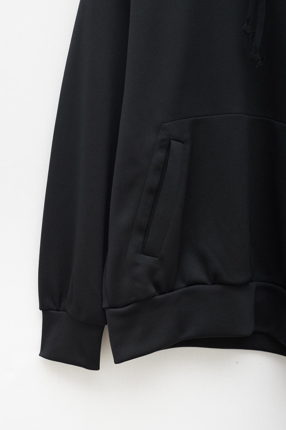 COMME DES GARCONS PLAY BLACK SWEATSHIRT IAMNUE