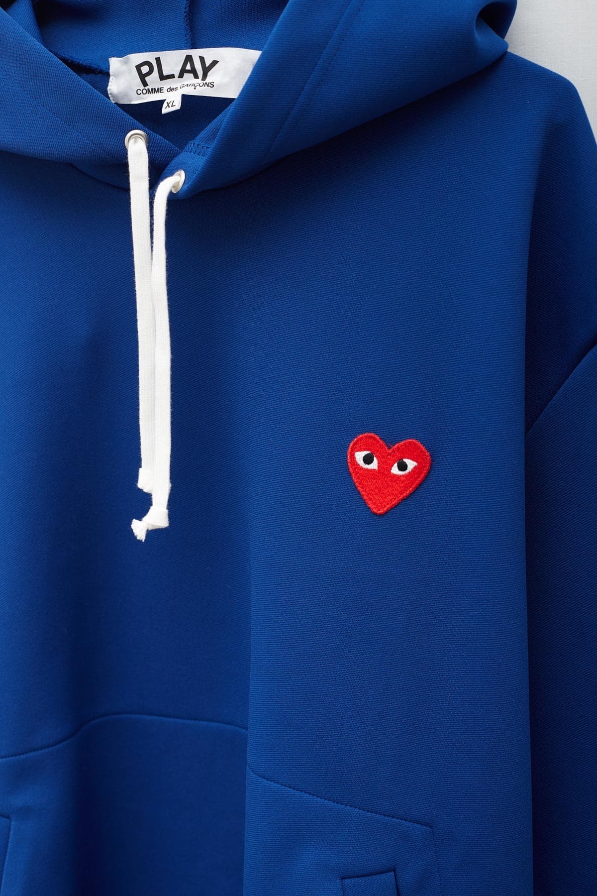 COMME DES GARCONS PLAY NAVY SWEATSHIRT IAMNUE