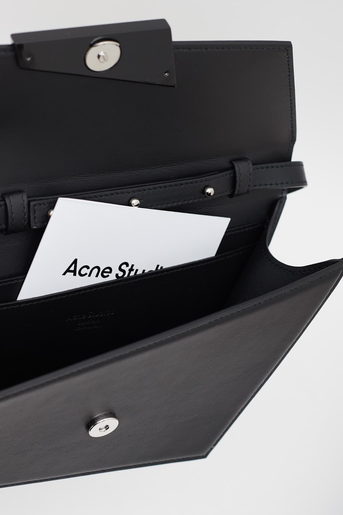 ACNE STUDIOS BLACK MICRO DISTORTION BAG | IAMNUE ACNE STUDIOS BLACK MICRO DISTORTION BAG | IAMNUE