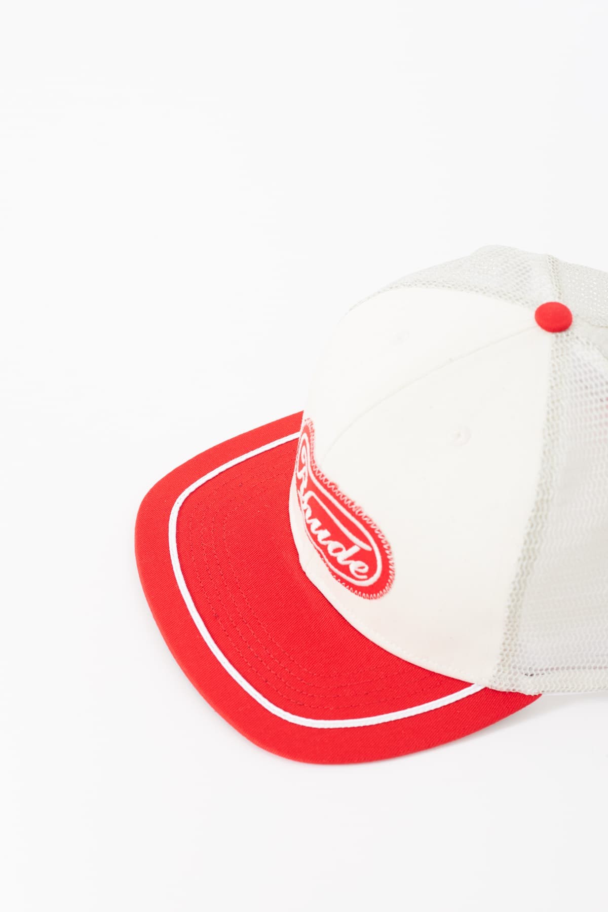 帽子 RHUDE REDS TRUCKER RHUDE OFF WHITE RED PATCH TRUCKER HAT | IAMNUE