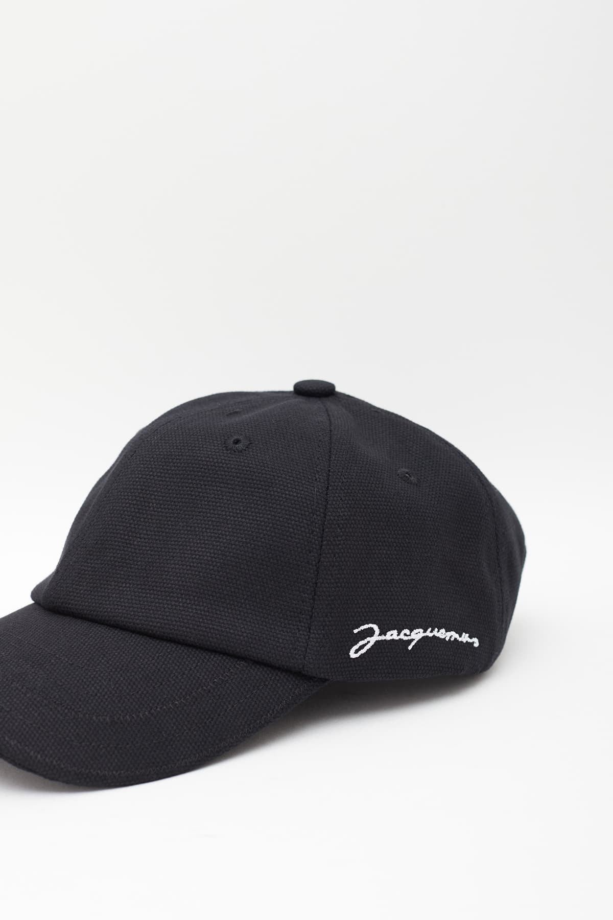 JACQUEMUS BLACK LA CASQUETTE JACQUEMUS LOGO HAT