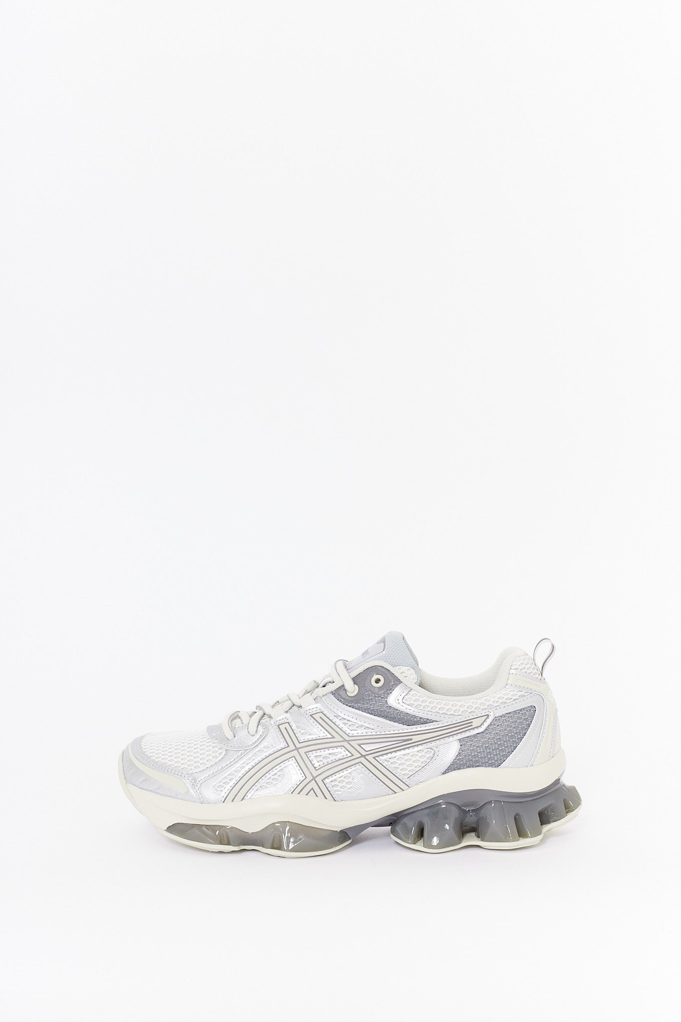 ASICS WHITE LIGHT DUST GEL QUANTUM KINETIC SNEAKERS