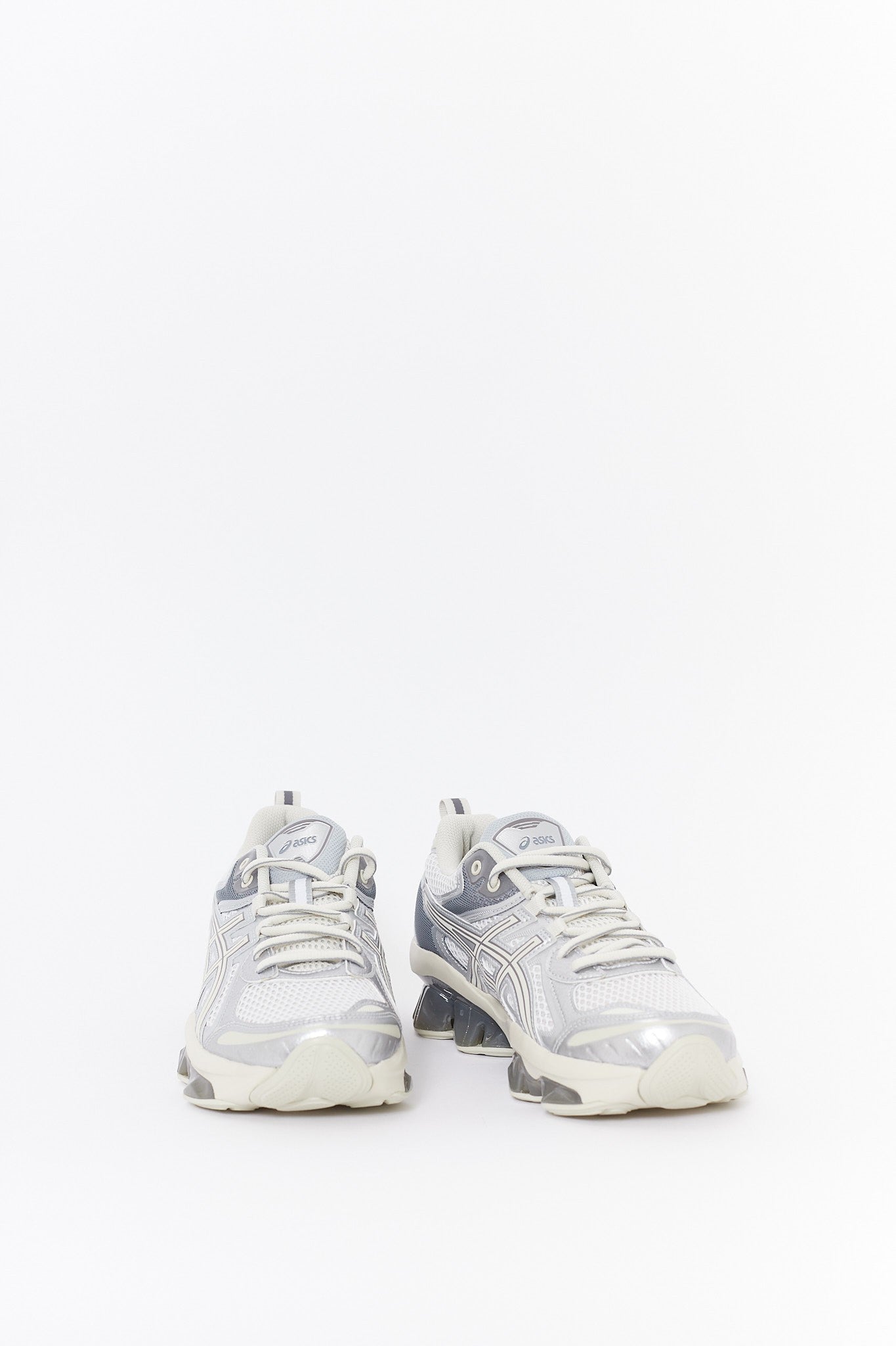 ASICS WHITE LIGHT DUST GEL QUANTUM KINETIC SNEAKERS