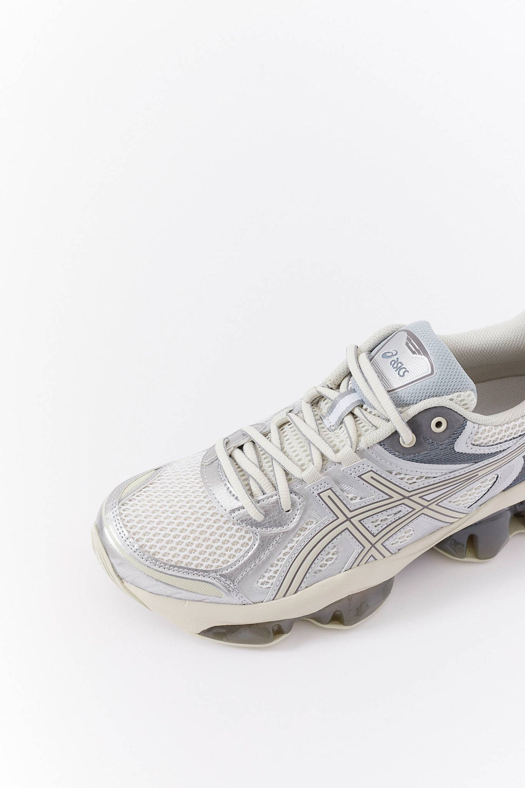 ASICS WHITE LIGHT DUST GEL QUANTUM KINETIC SNEAKERS