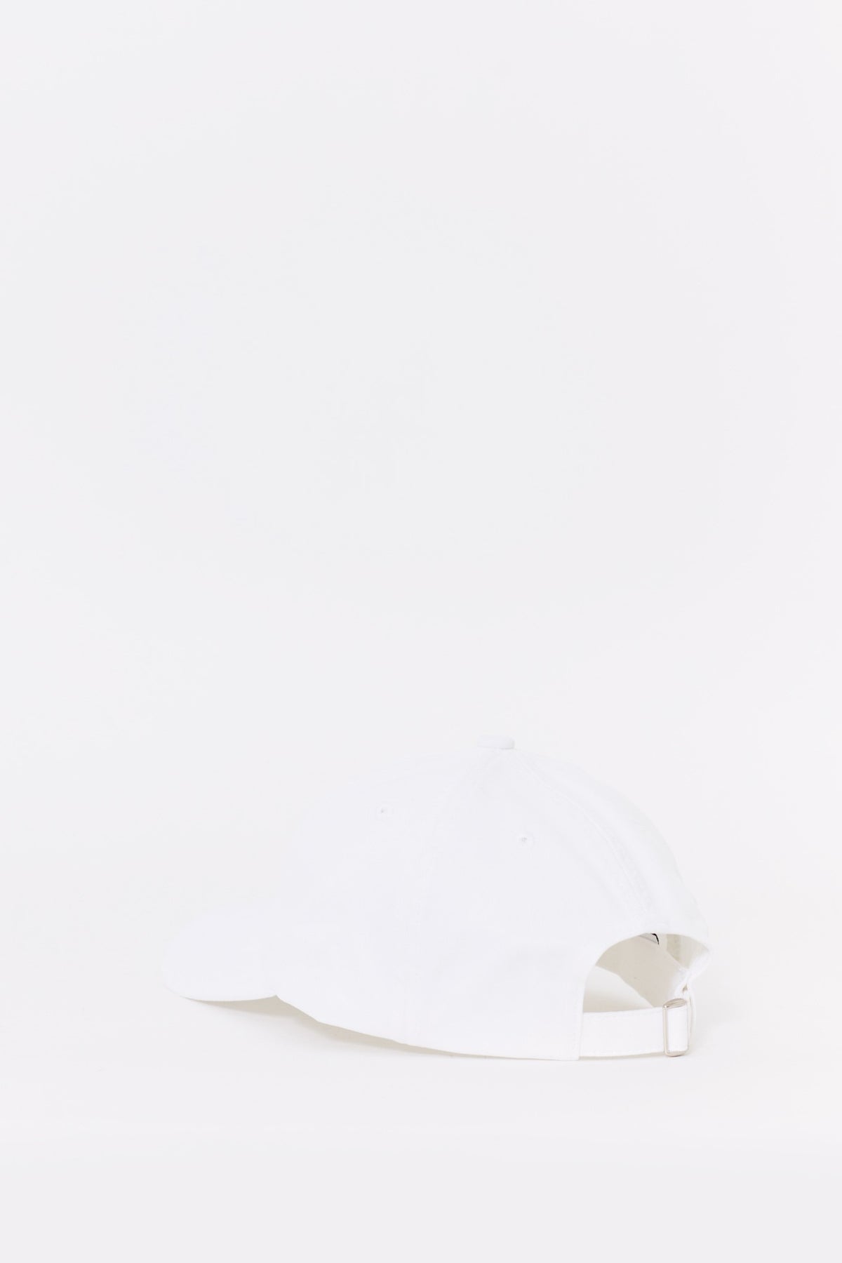 LOUVOIS WHITE RED CHAIN CREST HAT