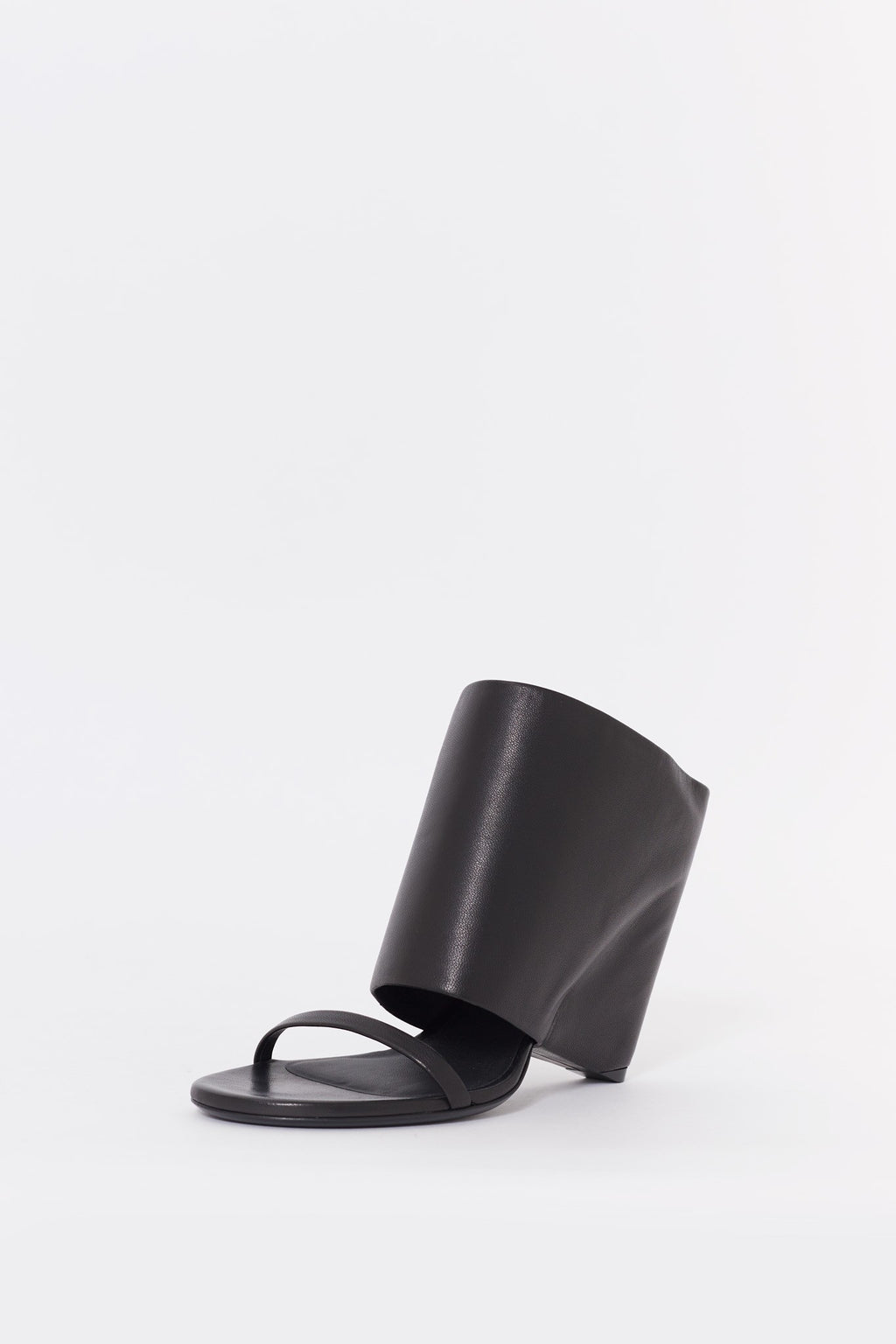 COURREGES BLACK OBLIQUE WEDGED LEATHER SANDALS