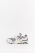 NEW BALANCE RAIN CLOUD 2002R SNEAKERS