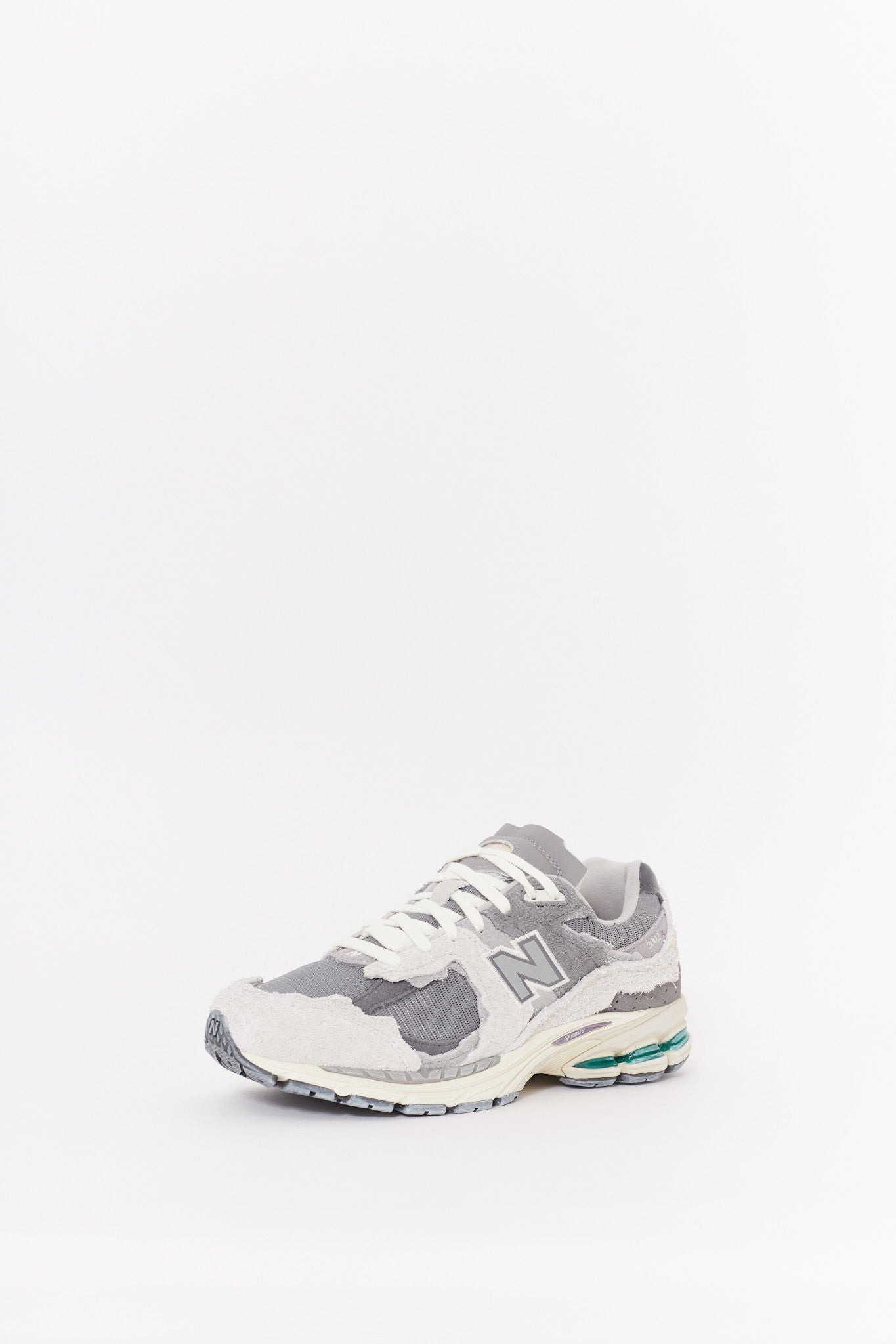NEW BALANCE RAIN CLOUD 2002R SNEAKERS