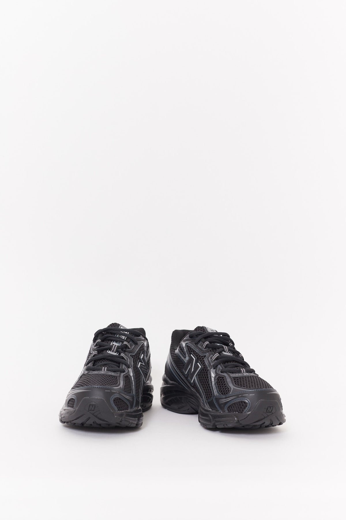 NEW BALANCE BLACK 740V2 SNEAKERS