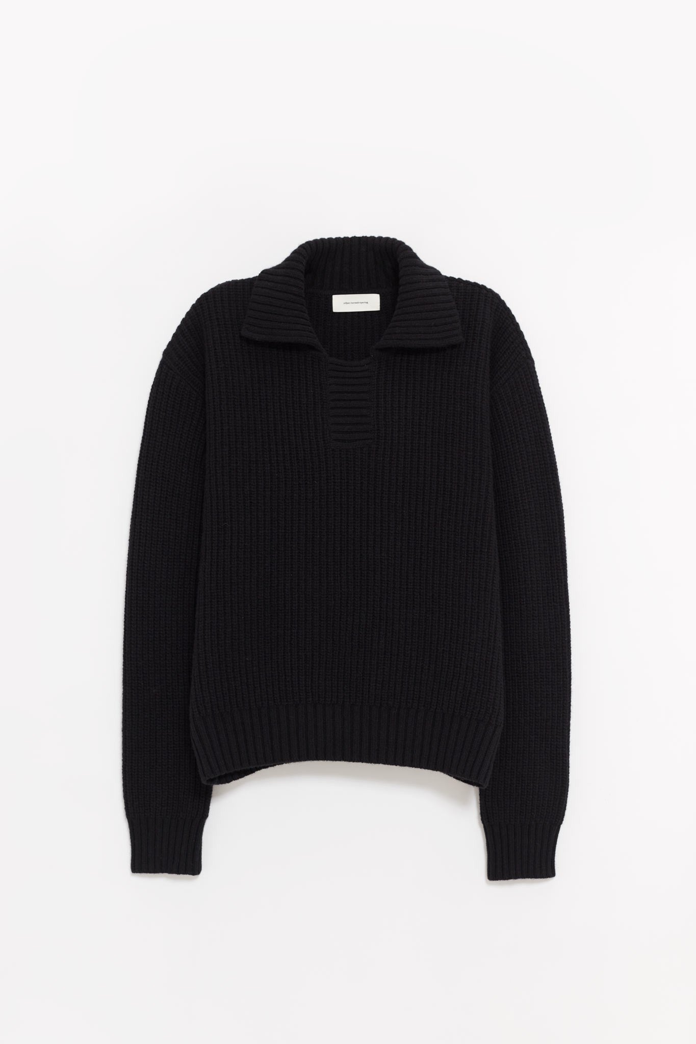 MFPEN BLACK COLLAR SWEATER