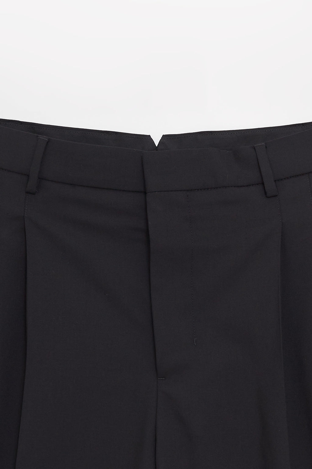 AMI NOIR WIDE BERMUDA SHORTS