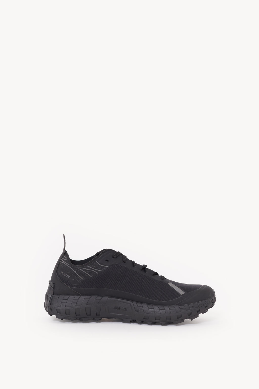 NORDA STEALTH BLACK 001A SNEAKERS