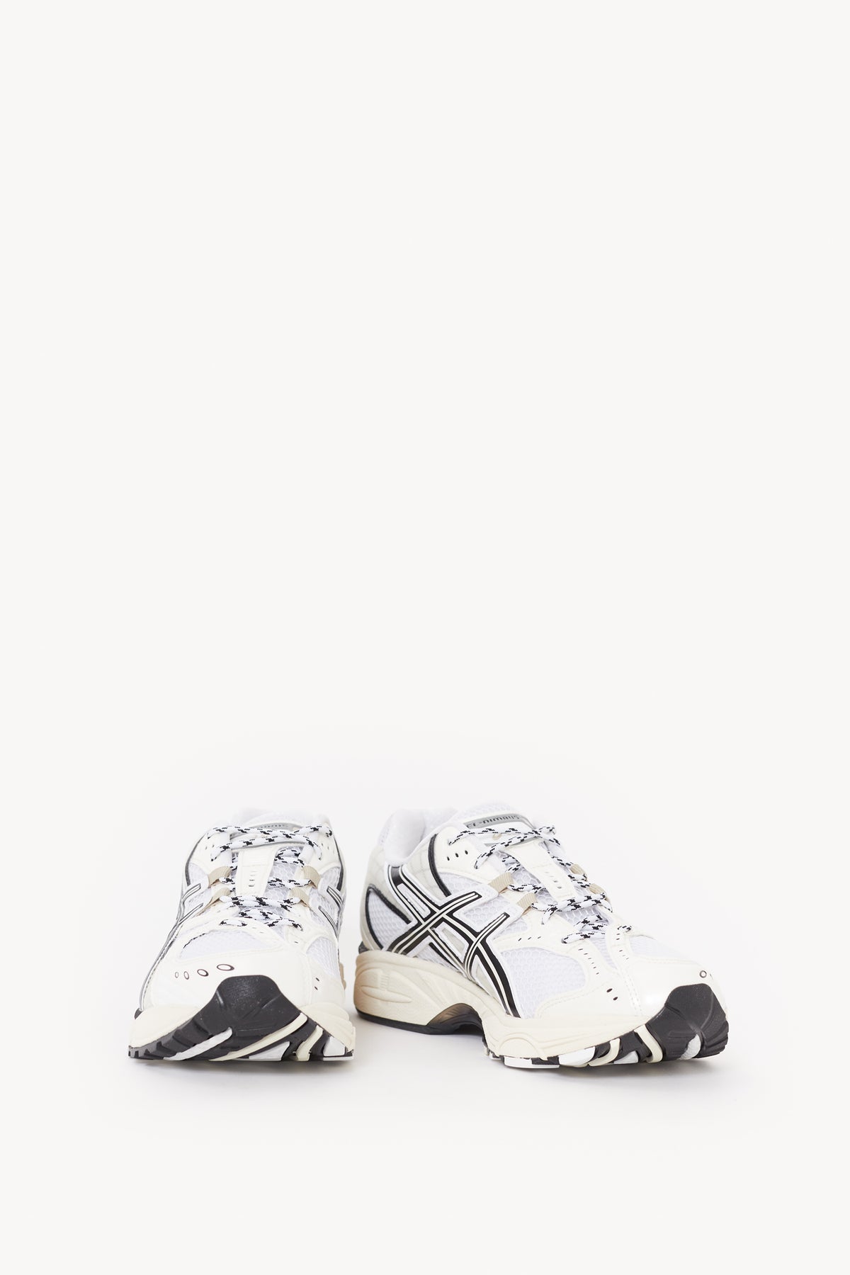 ASICS WHITE IVORY GEL NIMBUS 101 SNEAKERS