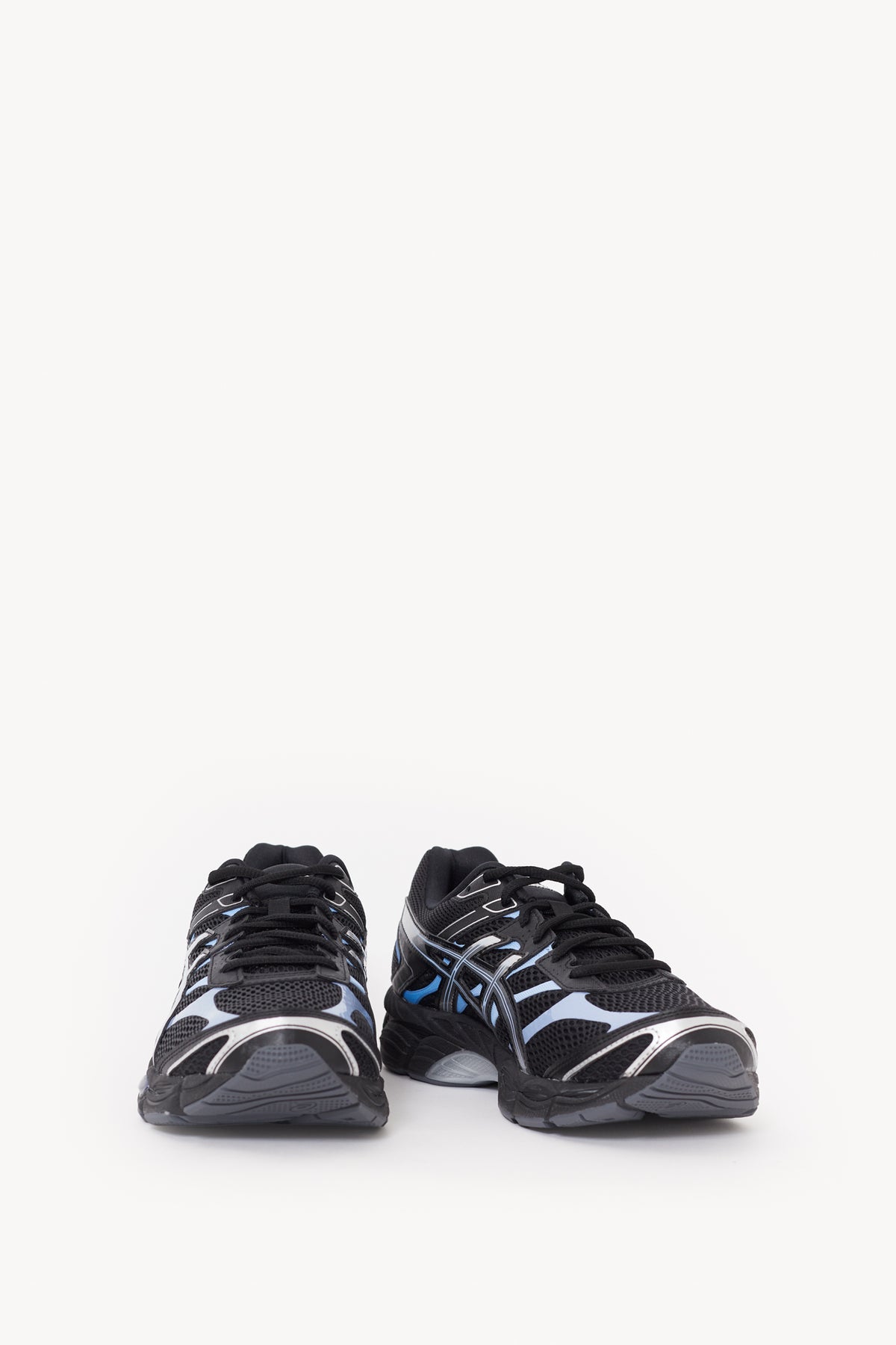 ASICS BLACK PURE SILVER GEL CUMULUS 16 SNEAKERS